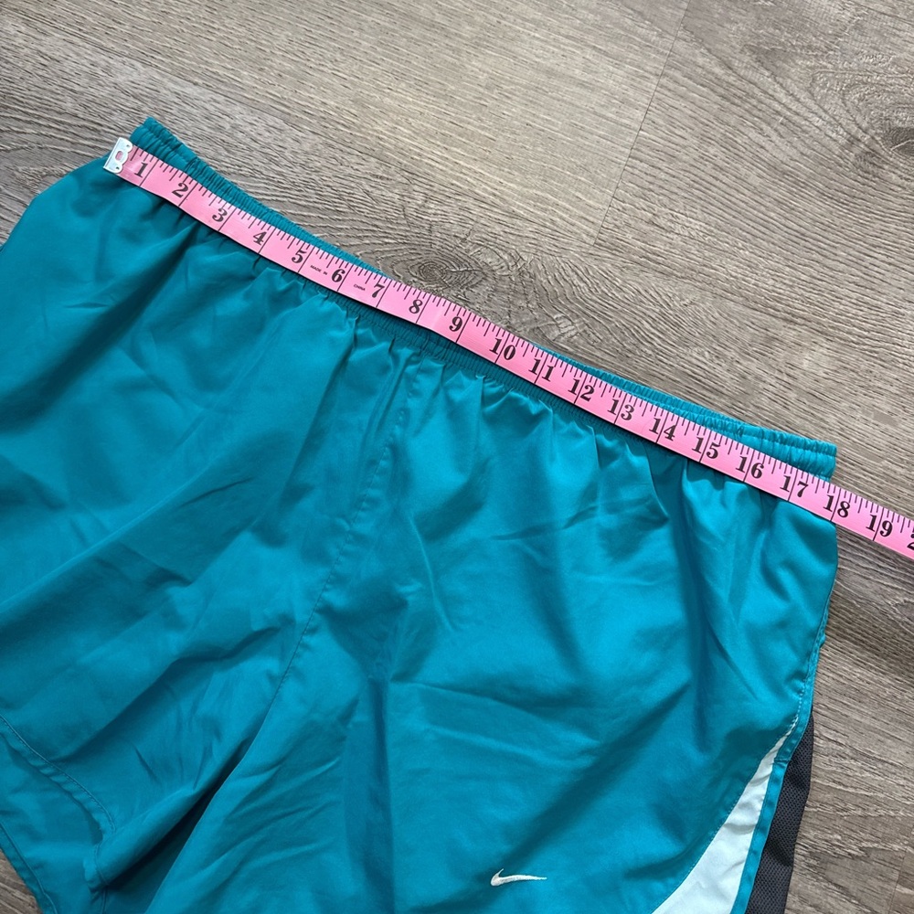 •NIKE• RUNNING SHORTS - Picture 4 of 6